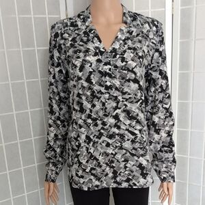 Jones Studio Black, White And Gray Abstract Blouse Women's Medium Long Sleeves